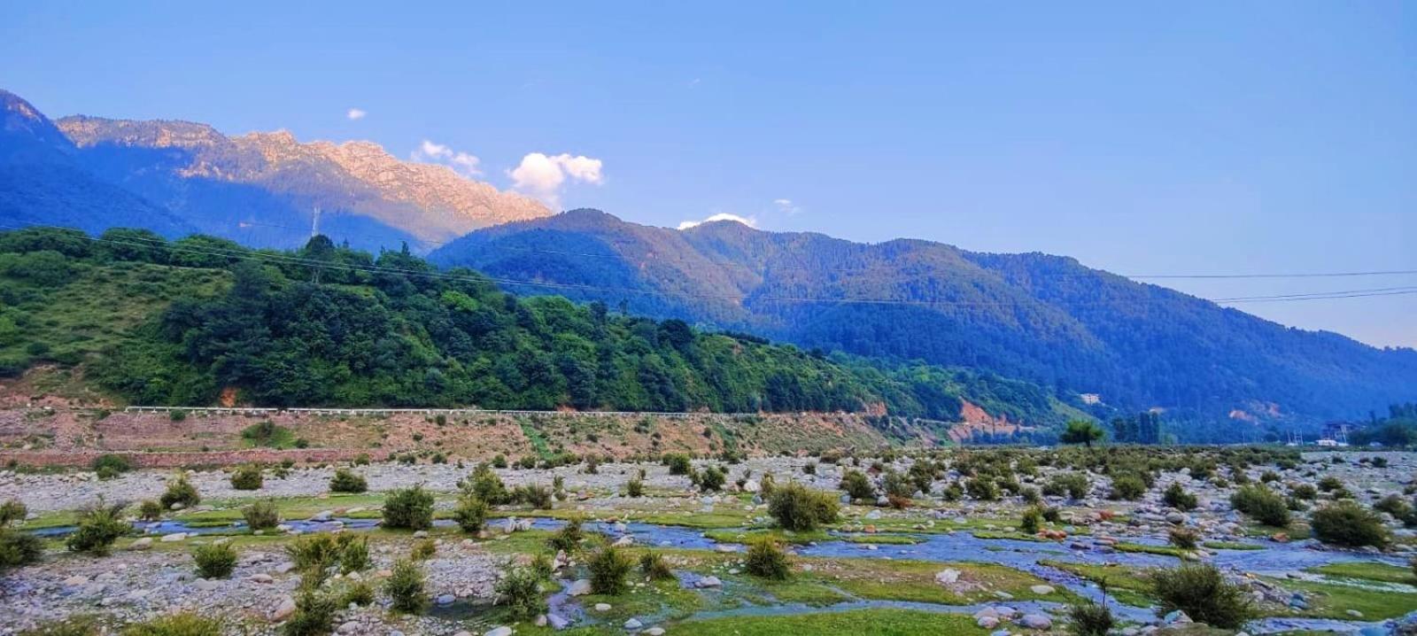 Sojourn Cottages Pahalgām Екстериор снимка