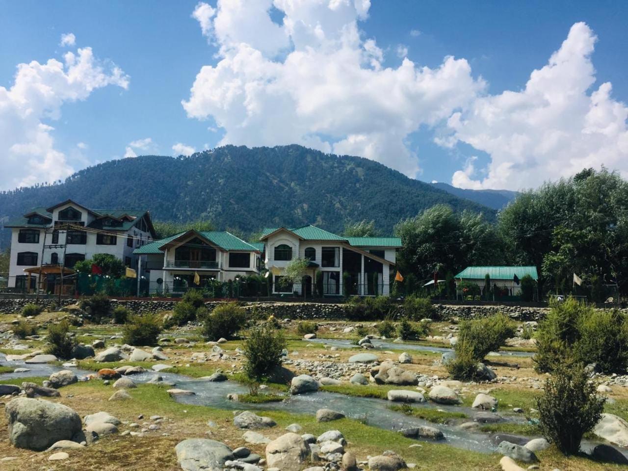 Sojourn Cottages Pahalgām Екстериор снимка