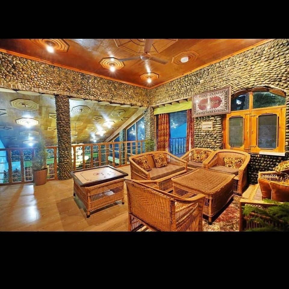 Sojourn Cottages Pahalgām Екстериор снимка